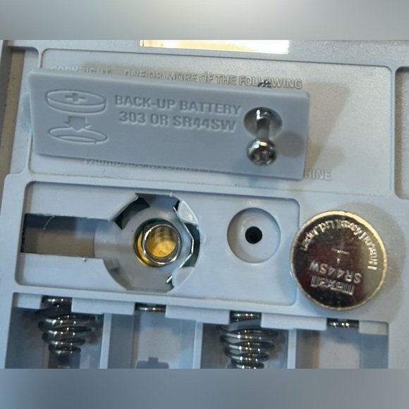 TI-84 Plus Silver Edition Graphing Calculator with case - Picture 5 of 9